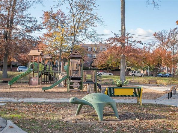 1815 Palmer Avenue 2V, Larchmont NY 10538