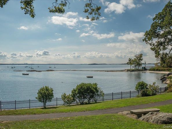 1815 Palmer Avenue 2V, Larchmont NY 10538