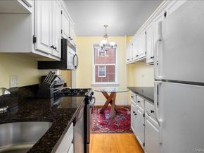 1815 Palmer Avenue 2V, Larchmont NY 10538