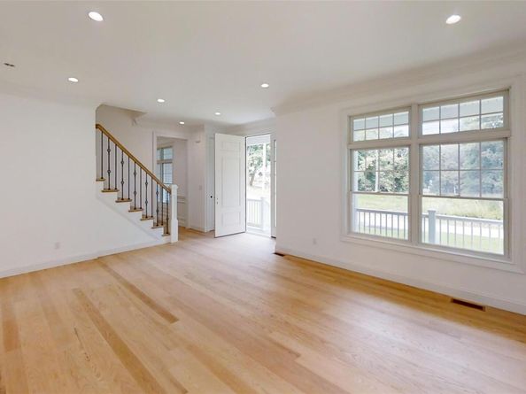 10 Winfield Drive, Sound Beach NY 11789