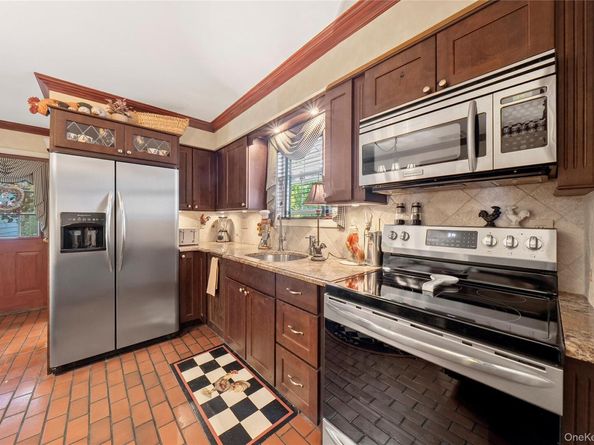 14 Gerek Avenue, West Islip NY 11795