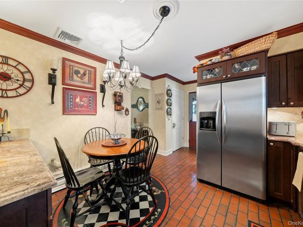 14 Gerek Avenue, West Islip NY 11795