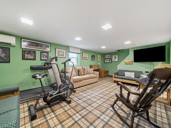 14 Gerek Avenue, West Islip NY 11795