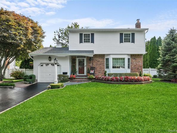 14 Gerek Avenue, West Islip NY 11795