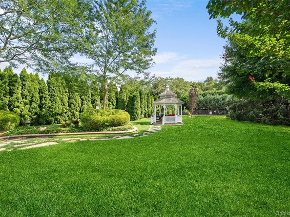 14 Gerek Avenue, West Islip NY 11795