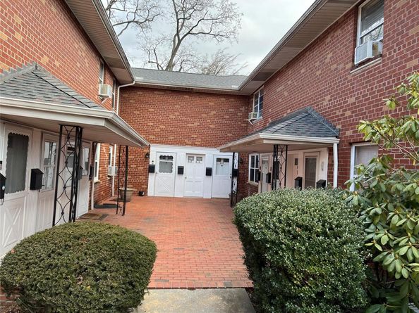 1690 Grand Avenue B14, Baldwin NY 11510