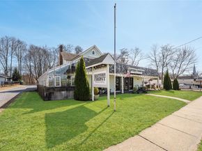 13100 Main Rd, Mattituck NY 11952