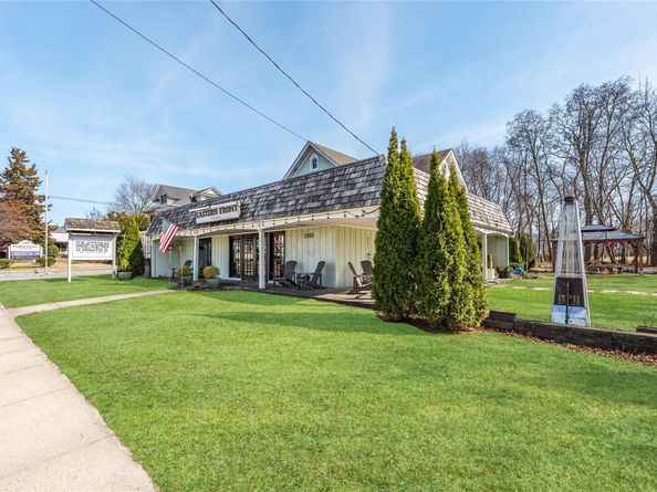 13100 Main Rd, Mattituck NY 11952