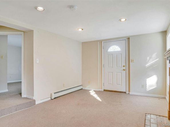 669 East Drive, Lindenhurst NY 11757