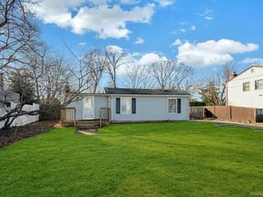 669 East Drive, Lindenhurst NY 11757