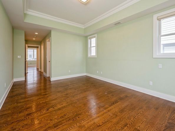 13 Island Point 13, Bronx NY 10464