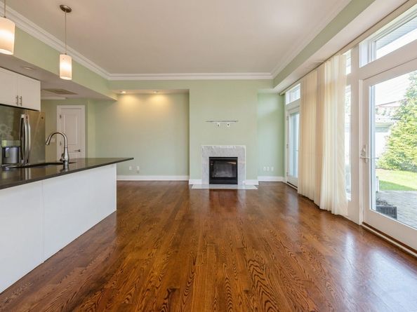 13 Island Point 13, Bronx NY 10464