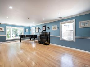 43 Oxford Boulevard, Great Neck NY 11023