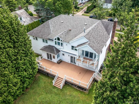 43 Oxford Boulevard, Great Neck NY 11023