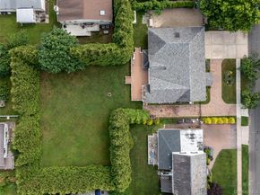 43 Oxford Boulevard, Great Neck NY 11023