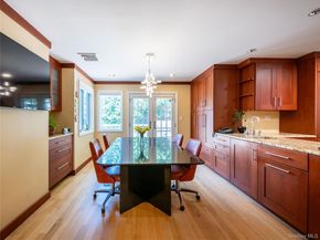 43 Oxford Boulevard, Great Neck NY 11023