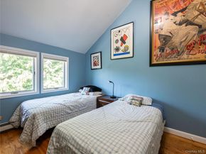 43 Oxford Boulevard, Great Neck NY 11023