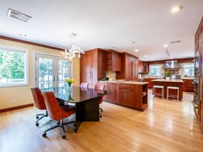 43 Oxford Boulevard, Great Neck NY 11023