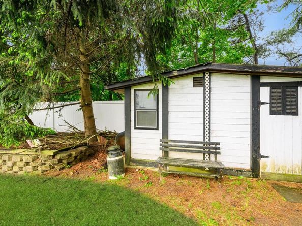 372 Hamilton Place, West Islip NY 11795