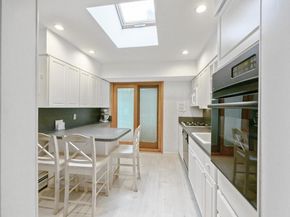 372 Hamilton Place, West Islip NY 11795