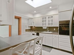 372 Hamilton Place, West Islip NY 11795