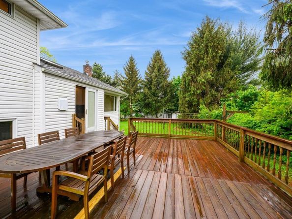 372 Hamilton Place, West Islip NY 11795