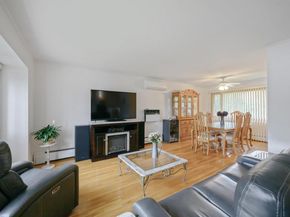 372 Hamilton Place, West Islip NY 11795