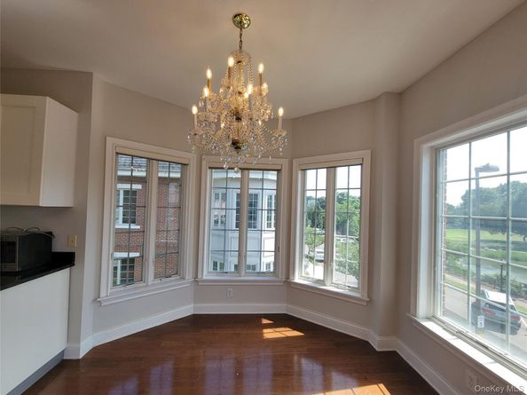 337 Park Crescent, College Point NY 11356