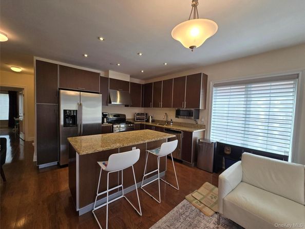 337 Park Crescent, College Point NY 11356