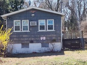 44 Osage Street, Selden NY 11784