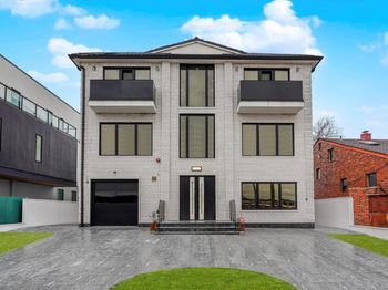 86 Whitman Drive