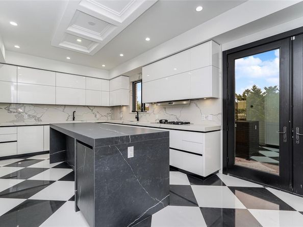 86 Whitman Drive, Brooklyn NY 11234