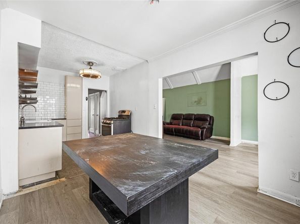 2015 45th Street, Astoria NY 11105