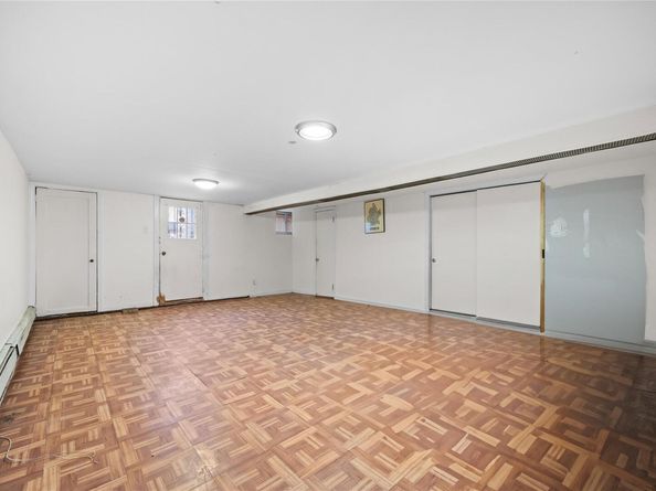 2015 45th Street, Astoria NY 11105