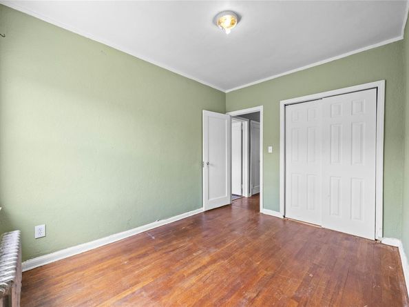 2015 45th Street, Astoria NY 11105