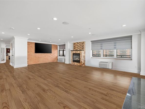 26 W Broadway 505, Long Beach NY 11561