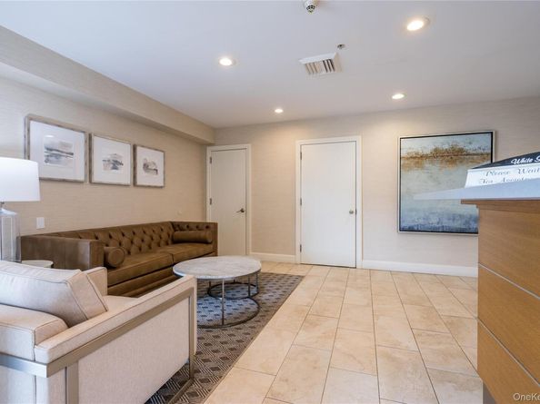 26 W Broadway 505, Long Beach NY 11561