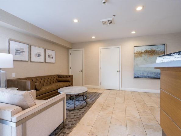 26 W Broadway 505, Long Beach NY 11561