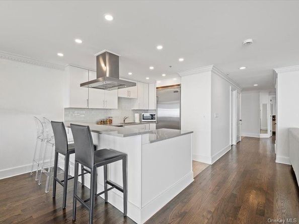 26 W Broadway 505, Long Beach NY 11561