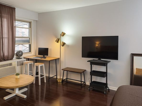 245 35 Street E 9J, New York (Manhattan) NY 10016