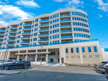403 E Boardwalk