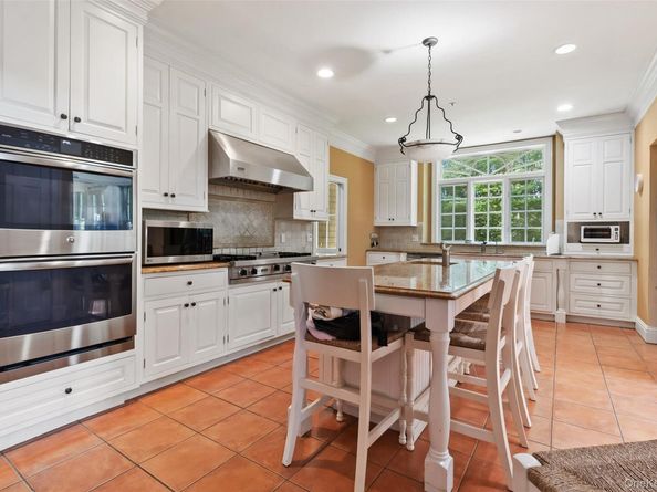 61 Carolyn Place, Chappaqua NY 10514