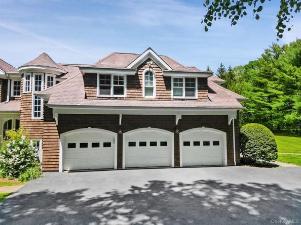 61 Carolyn Place, Chappaqua NY 10514