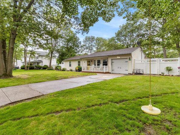 44 Lowell Avenue, Holtsville NY 11742