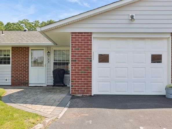 96 Enfield Court B, Ridge NY 11961