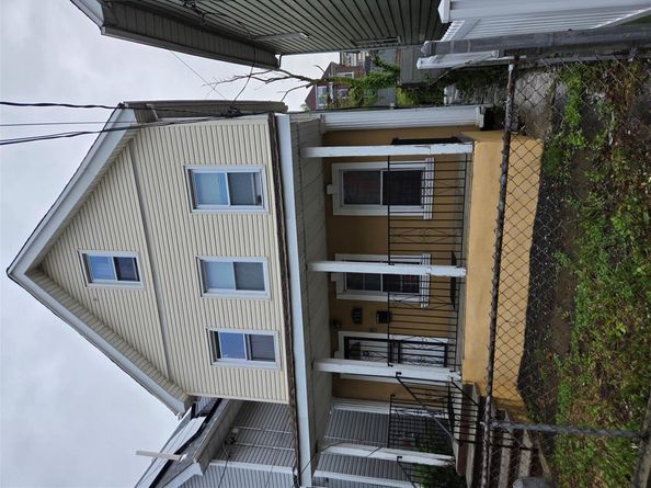 731 E 218th Street, Bronx NY 10467