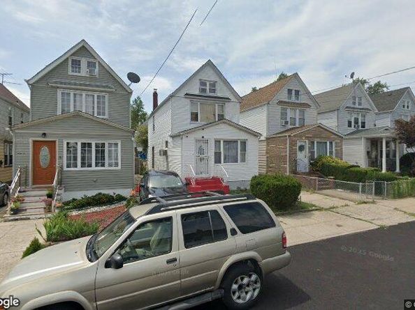 21708 110th Road, Queens Village NY 11429