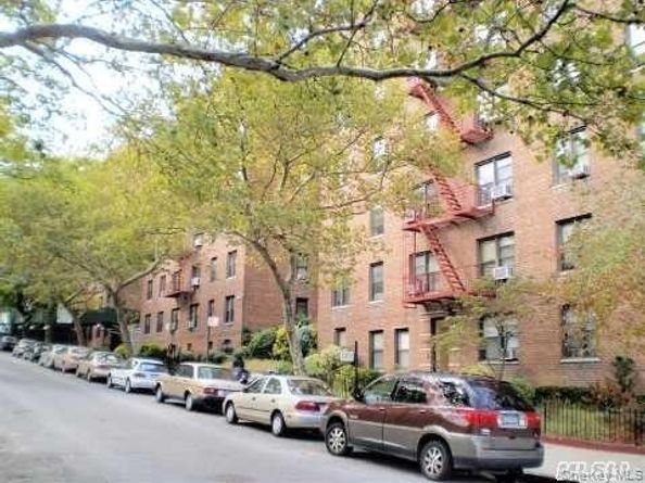 61-40 Saunders Street D24, Rego Park NY 11374
