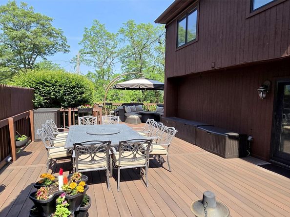 12 Sound View Drive, Rocky Point NY 11778