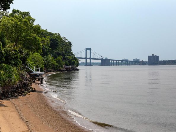 6 Beech Place 6, Bronx NY 10465